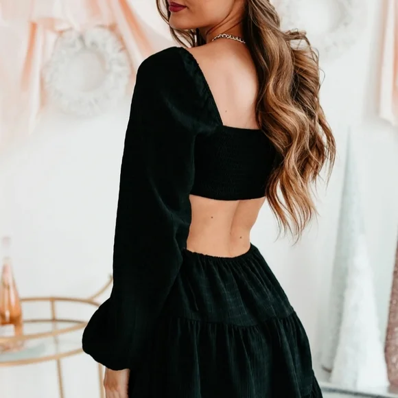 NWT cute long sleeve cut out dress - Picture 2 of 4